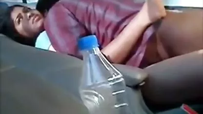 Lijepa brineta s peti porno ukusnom guzom sjebana u pičku svog prijatelja