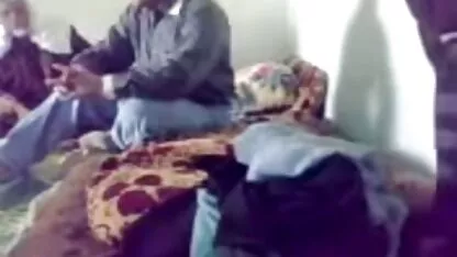 Ruski incest majke i sina u gay pride porno kuhinji