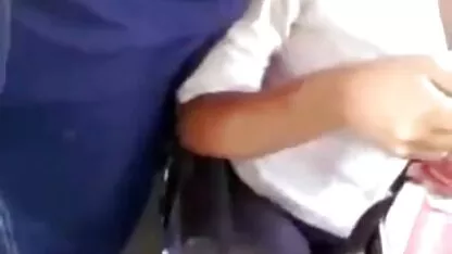 Mladi dečko restaurant porno jebao je zrelu curvy damu na krevetiću