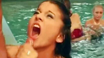 Potpuno bosonoga gospođa razveselila scene film porn maser magarca cool fuck