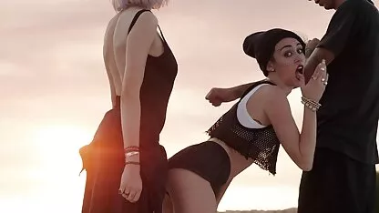 18-godišnji student porn filme s velikim sisama jeben u anusu
