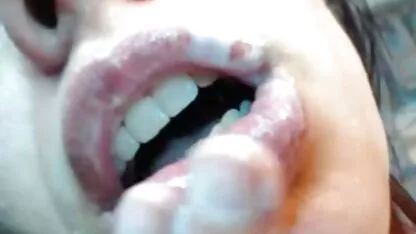 Preplanula brineta tvrdog praska s mom film porno velikim vijkom