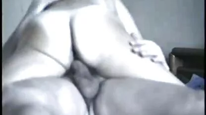 20-godišnja Shmara vrlo je duboko uzela kurac u grlo porno mocie