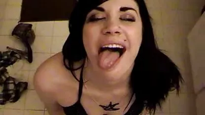 Zapanjujuća Tiffany Fock miluje porno dtar svoju pičku