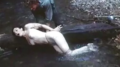 S lagano obrijanom pičkinjom porno poppers ljepotice, ljubavnica se otrgnula prženju