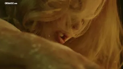 Prsata video porno public lezbijska seksa