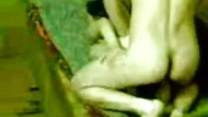 Zabrinuti muškarac uzima jebene momke spanich porno s kamere