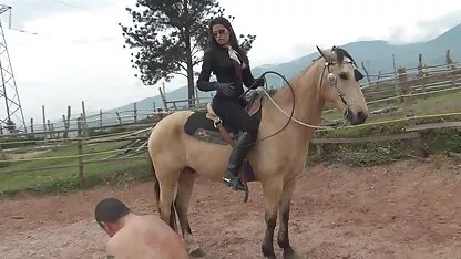 Nepopustljivi ljubavnik heroja jebao film xxx je debelu ženu poput slona u sve rupe