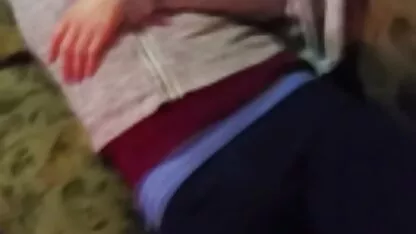 Peglanje maca sočne žene u porno moto kupaonici