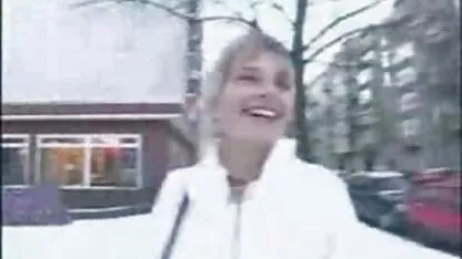 Jebao je prekrasnu MILF porno scene film u pičku i dovršio joj sise