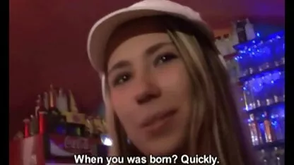 Strastvena plavuša porno mom end son s velikim sisama zadovoljava svog dečka
