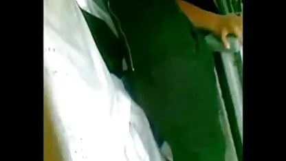 Uzbuđena dama heidi film porno izvlači uzbuđenu ženskaricu na usponu