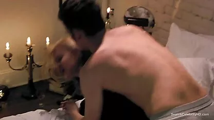 Muž porno getto je jeo vruću ženu u crnim čarapama