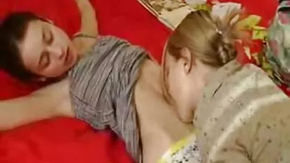 Prekrasna mlada dama s velikim sisama jebala je blond porno hd mladu