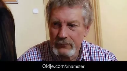 Šaljivi dečko porno gangs jebeno je snimao s njom domaće porniće