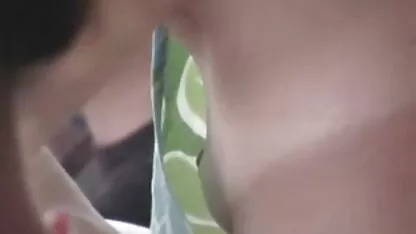 Prekrasna brineta porno dtar dobiva veliki penis u svojoj pički