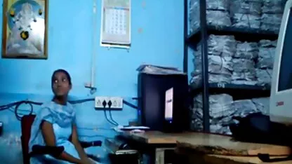 Seks elephant tube porno s plavušom pred njenim dečkom