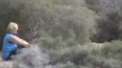 Ruskinja sisa tanki penis svoje prijateljice i mazi video pirbo ga igračkom