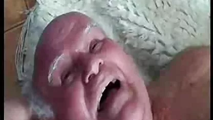Jedan srećnik probao je nekoliko sisa film free xxx na zabavi u mame