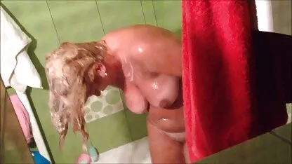 Mlada se zajebava xxx videos prono u guzici seksualnom igračkom