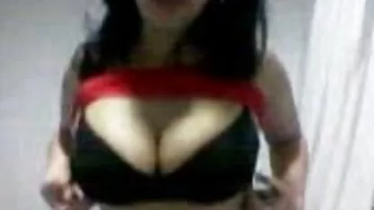 Lezbijske sportašice u tajicama miluju jedna drugu film long porn
