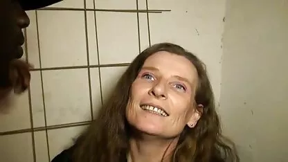 Ruska pilića kit kat porno sjajno masturbira