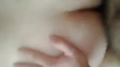 Udarao se u analnu spanich porno rupu skidajući njezinu pilić s kamere