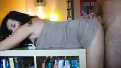 Oralno milovanje porno nightclub i brzi seks mladog para